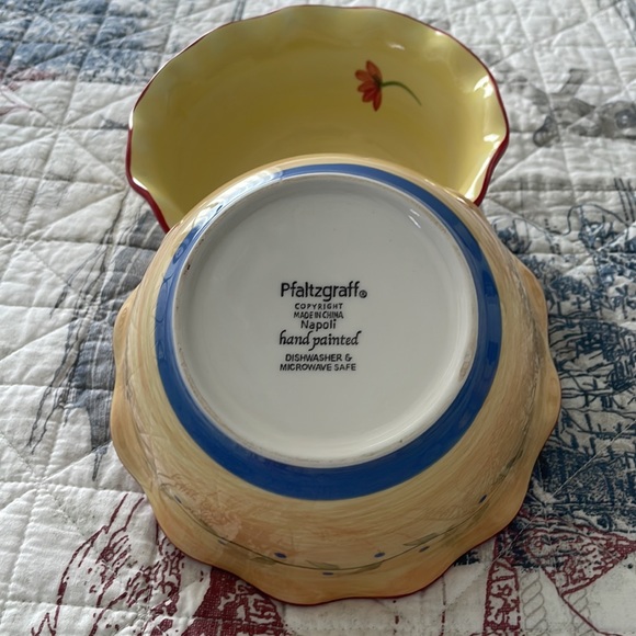 COPY - Pfaltzgraff Napoli Ruffled 6” Bowl. - Picture 4 of 4